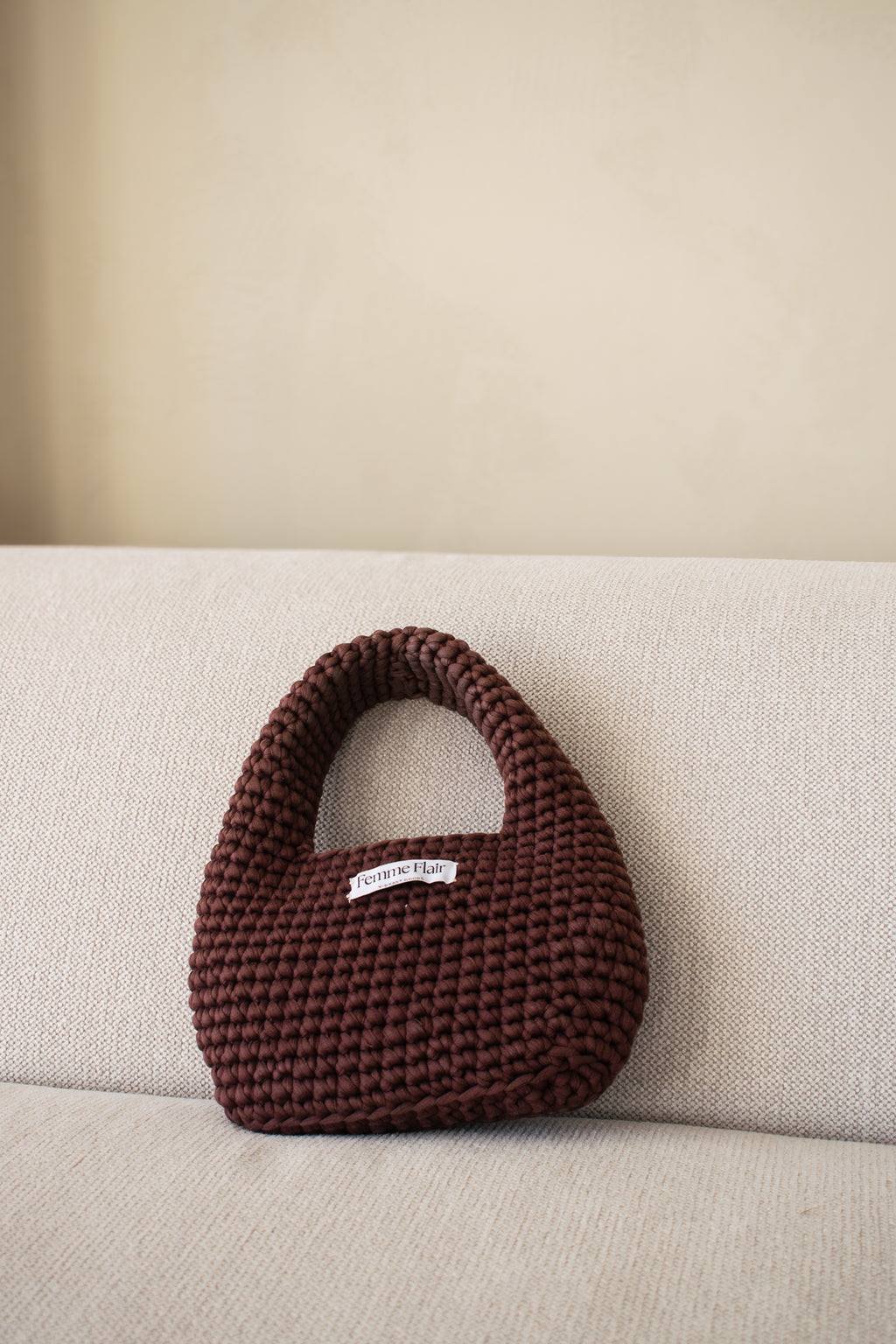 Élodie Midi Egg Handbag