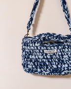 Handgemaakte blauwe tas van gerecycled garen – Isla Midi Shoulder Bag – Femme Flair